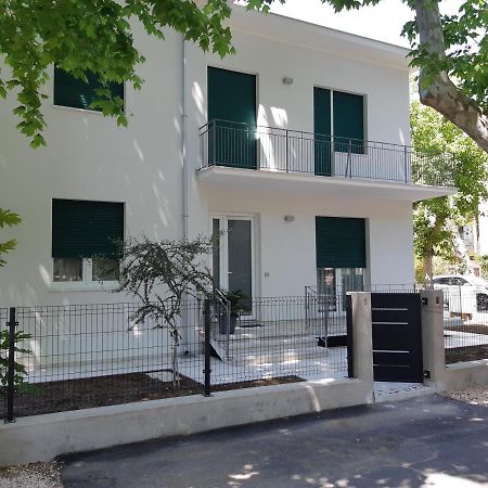 Villa Lina Римини Екстериор снимка